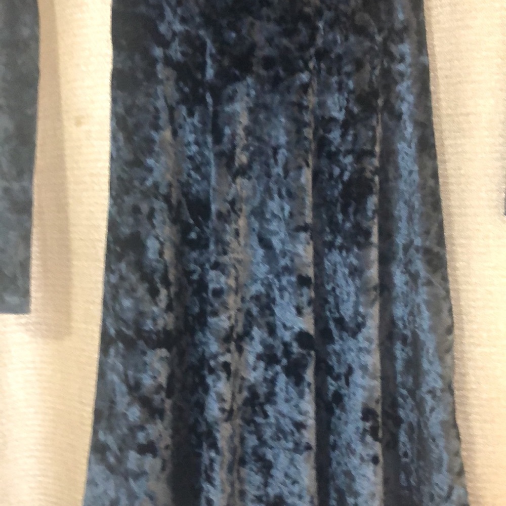 Adorable 7/8 blue velour girls dress - Picture 5 of 5